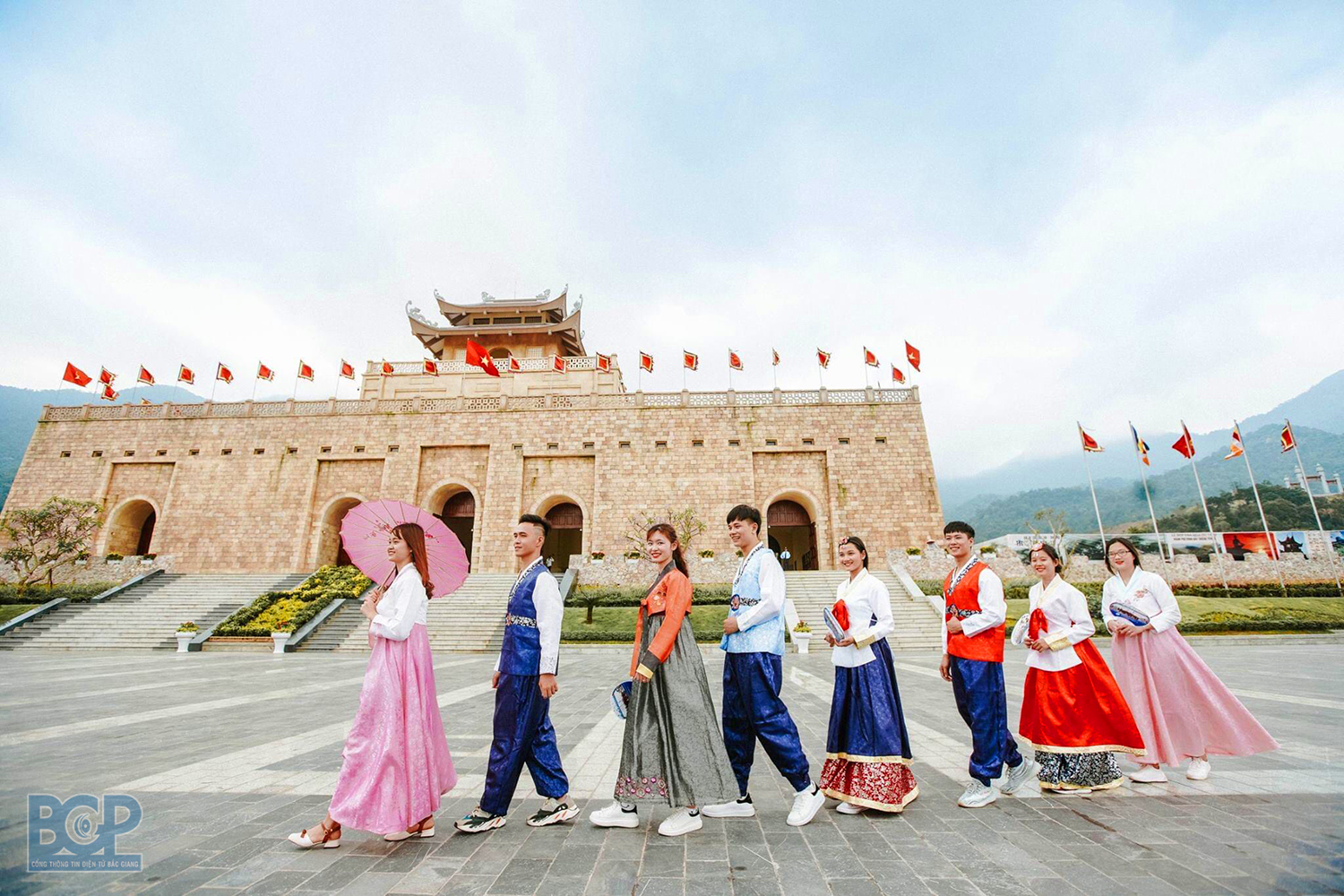 Chủ động, sẵn sàng, linh hoạt các phương án xử lý tình huống, phòng ngừa rủi ro trong quá trình tổ chức đón khách.